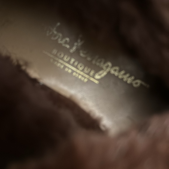 Luxurious fur-lined Salvatore Ferragamo suede lace-up boots Size 6C. - Picture 13 of 13